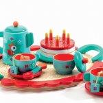 Set of toy dishes
